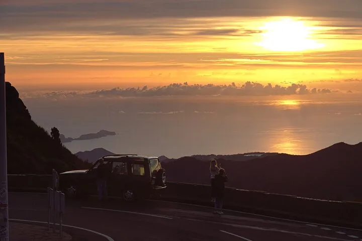 Sunrise Tour @ Pico Do Areiro | Half Day 4x4 Tour