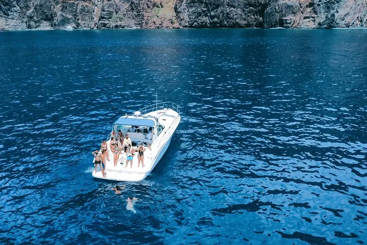 On Tales Gringo Yacht