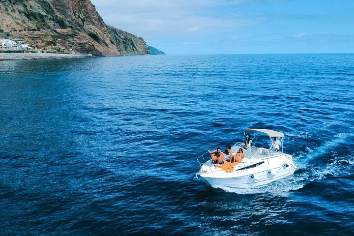 On Tales Miranda Yacht