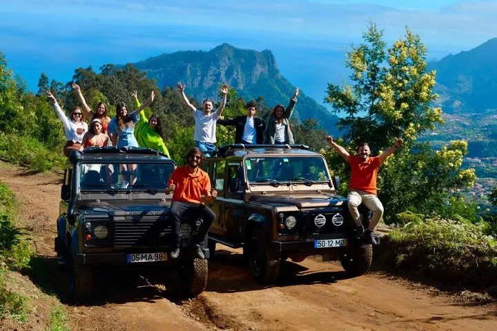 Arieiro Peak, Santana & Ponta São Lourenço in Open Roof 4X4 Tour