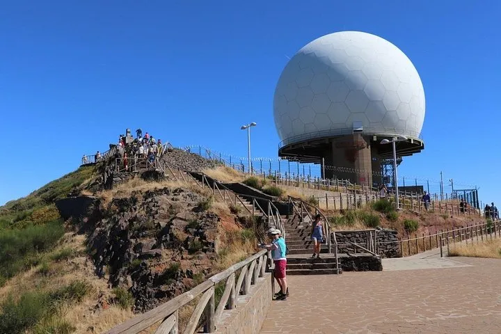 Arieiro Peak, Santana & Ponta São Lourenço in Open Roof 4X4 Tour