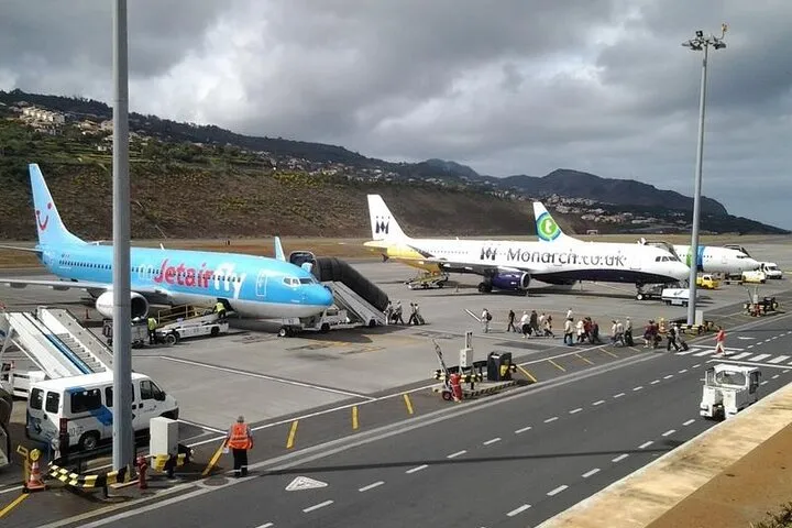 Transfer Privado e Confiável: Aeroporto → Funchal (ou vice-versa)