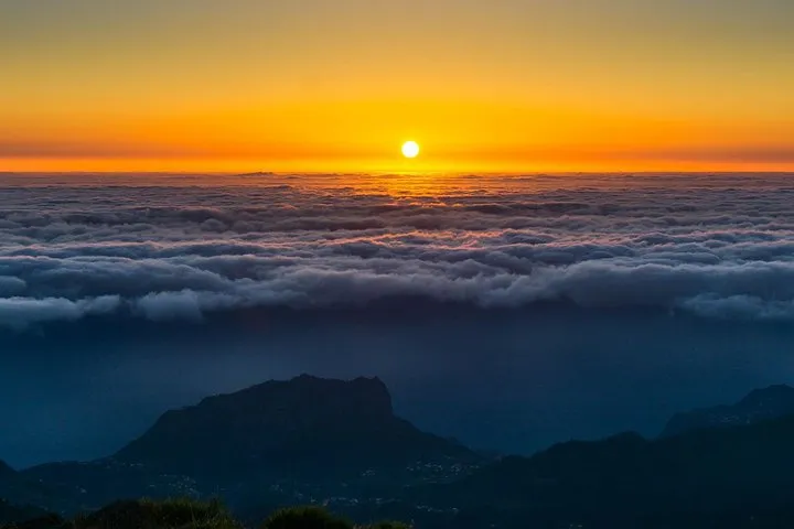 Sunrise Tour @ Pico Do Areiro | Half Day 4x4 Tour